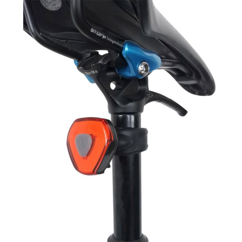 Anima Fanalino Trine posteriore a Led rosso ricaricabile USB Led COB (18 chips)